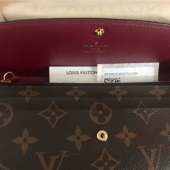 Wallet - Picture 2 of 5